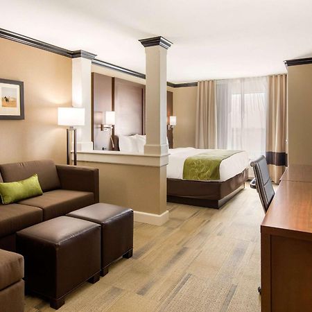 Comfort Suites Liberal Buitenkant foto