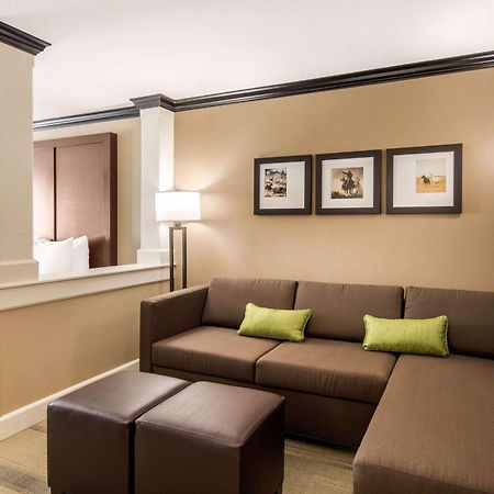 Comfort Suites Liberal Buitenkant foto