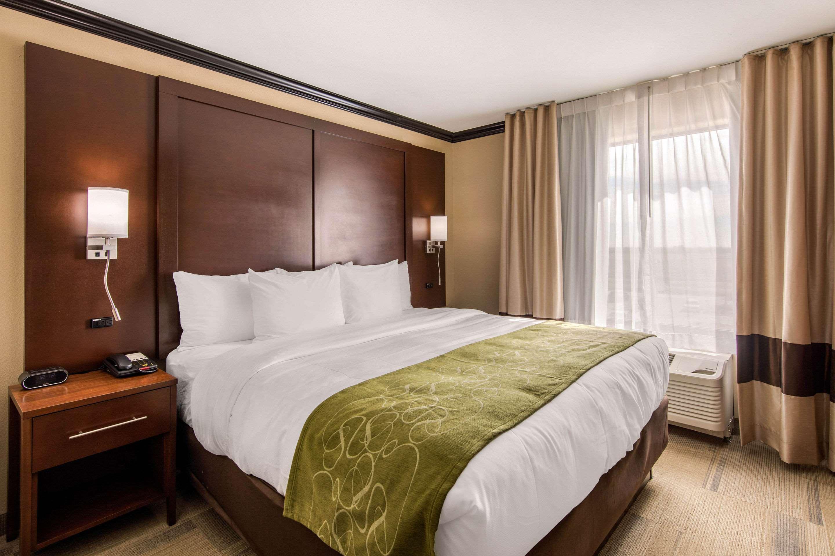 Comfort Suites Liberal Buitenkant foto