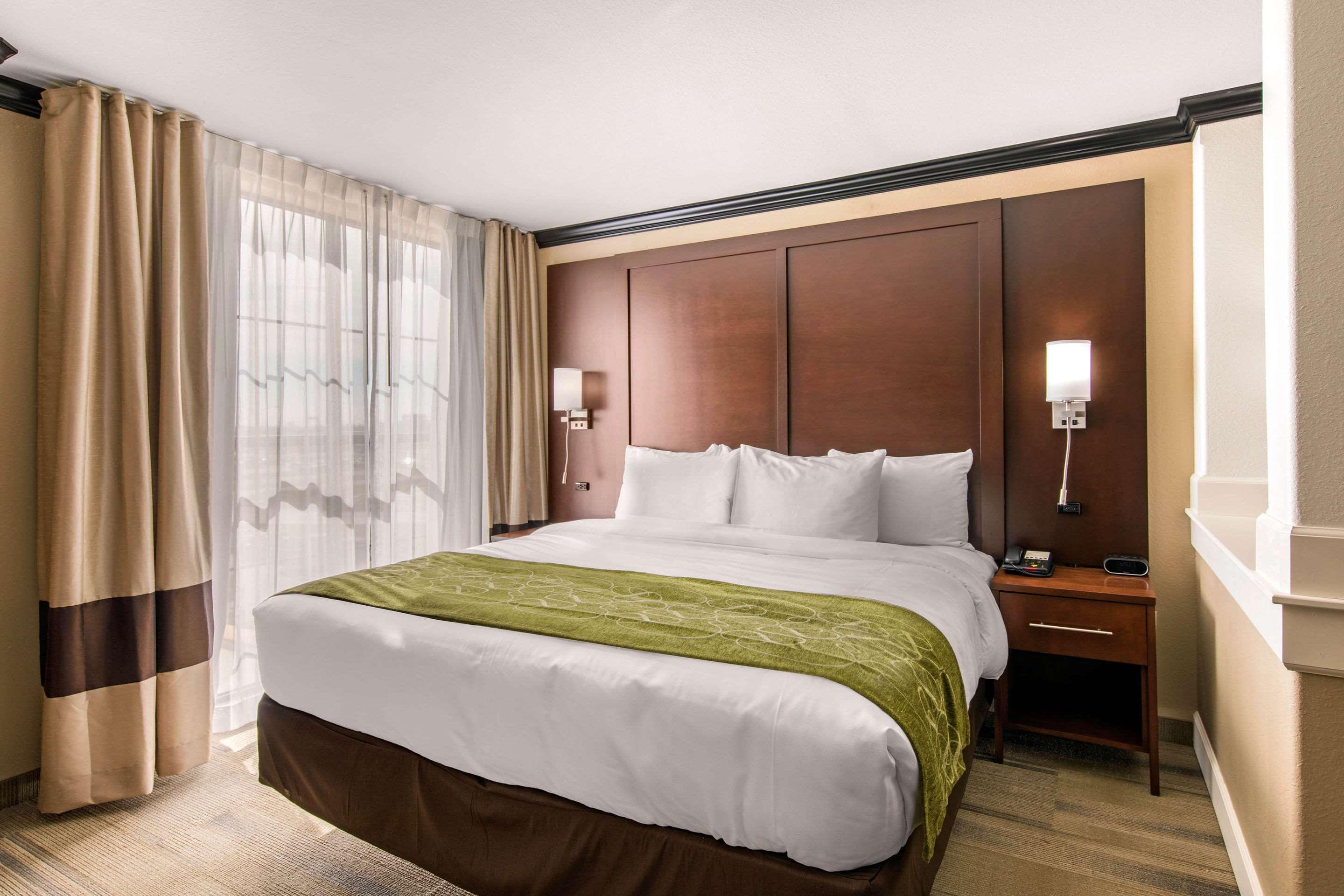 Comfort Suites Liberal Buitenkant foto
