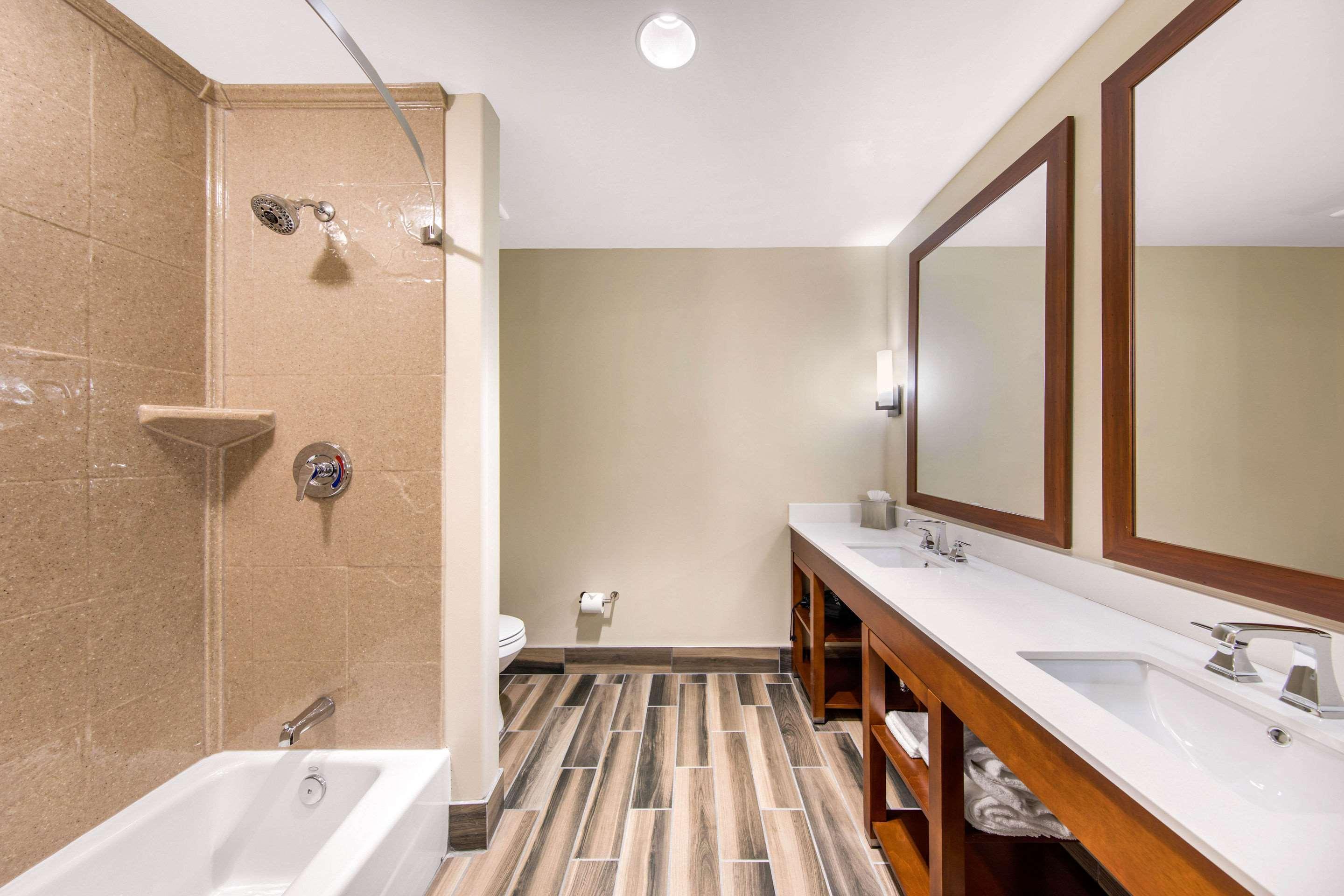 Comfort Suites Liberal Buitenkant foto