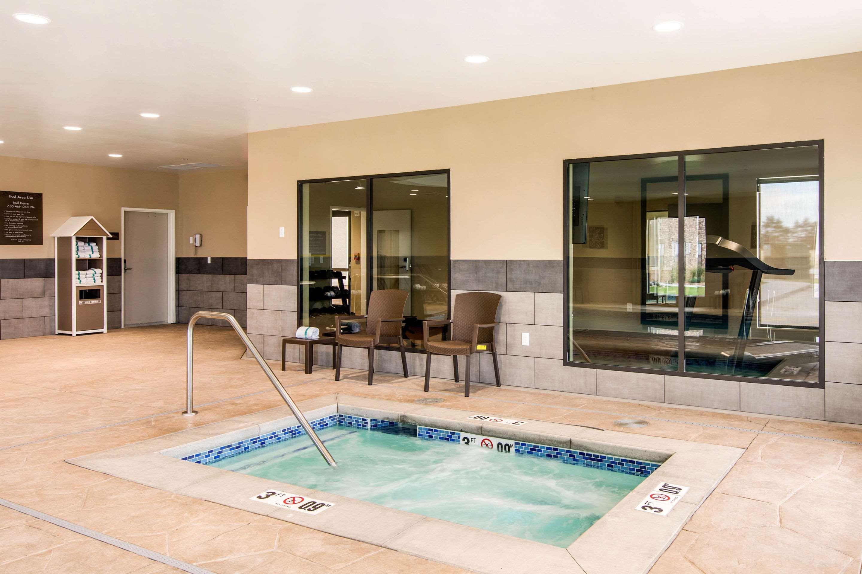 Comfort Suites Liberal Buitenkant foto