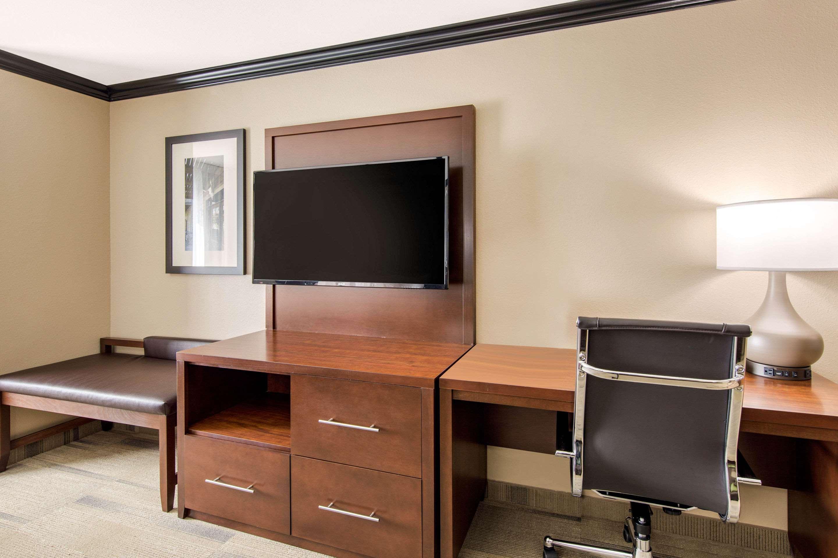 Comfort Suites Liberal Buitenkant foto